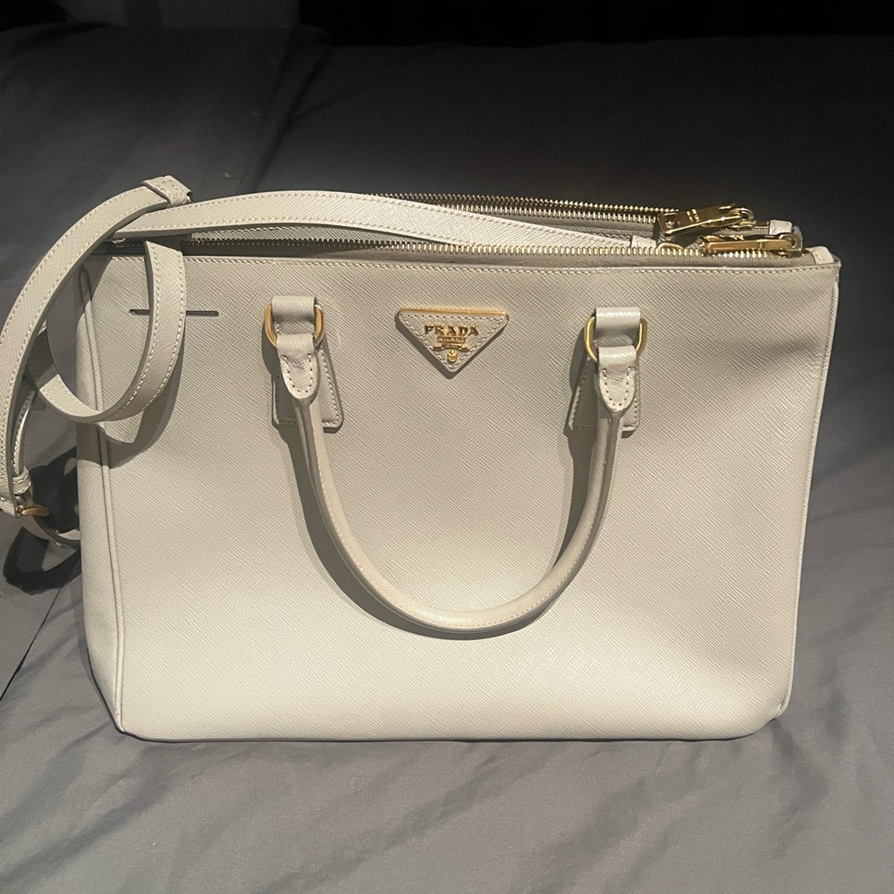 Prada Tote. Authentic. Grey/Bone. Excellent Condi… - image 3